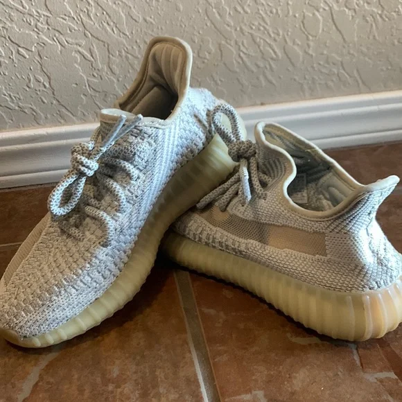 Yeezy 350 - Picture 1 of 1
